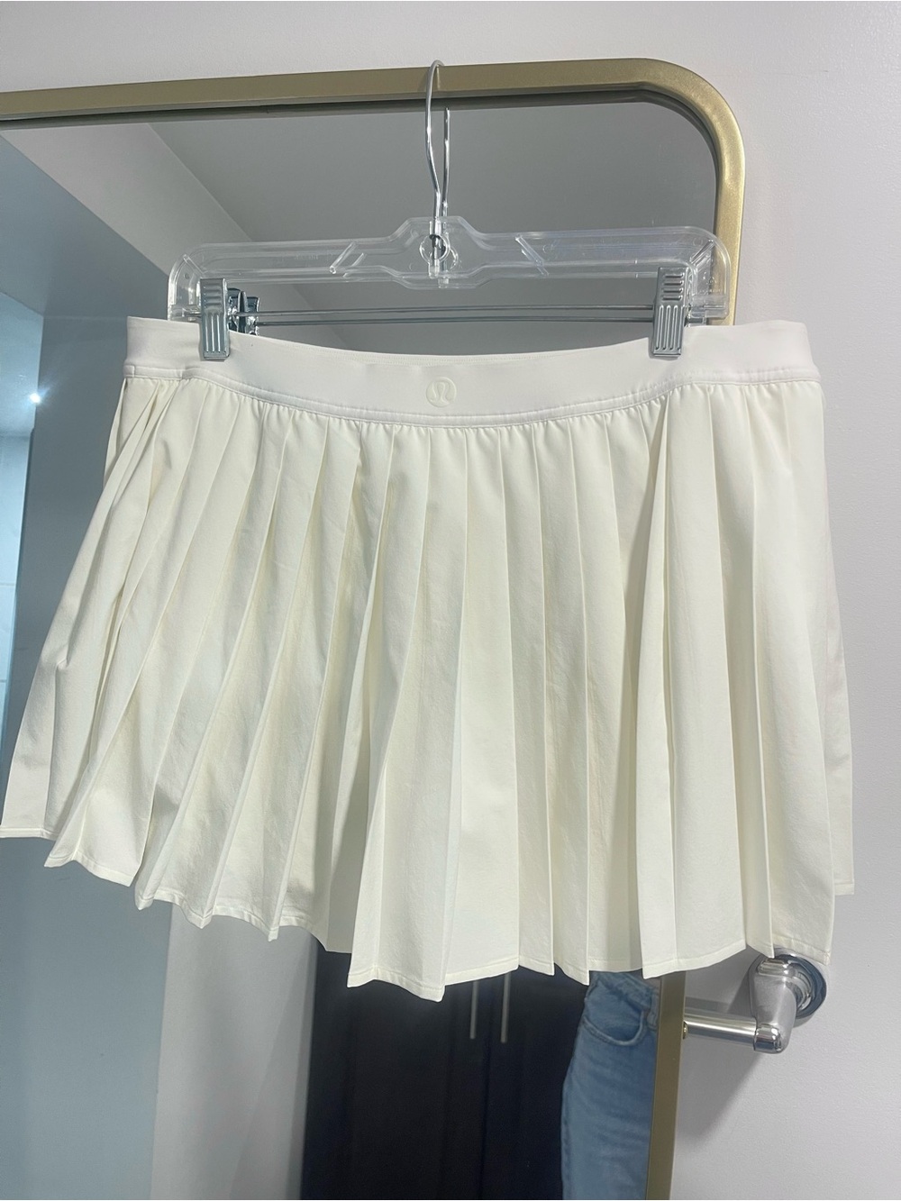 Lululemon High-Rise Pleated Tennis Skirt
ivory built in shorts size 14 - Picture 3 of 6